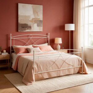 Letto in ferro matrimoniale Alice con testiera con dettagli decorativi geometrici in bianco opaco